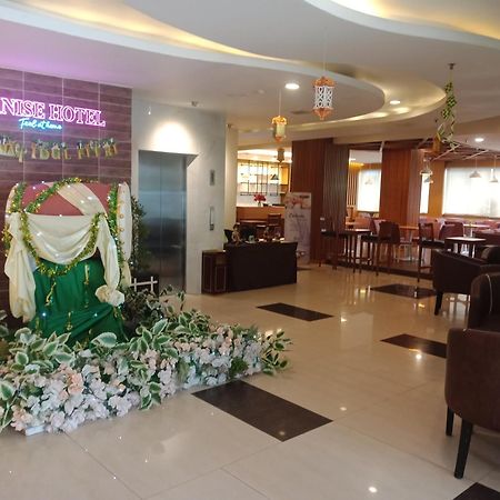 Manise Hotel Ambon Exterior photo