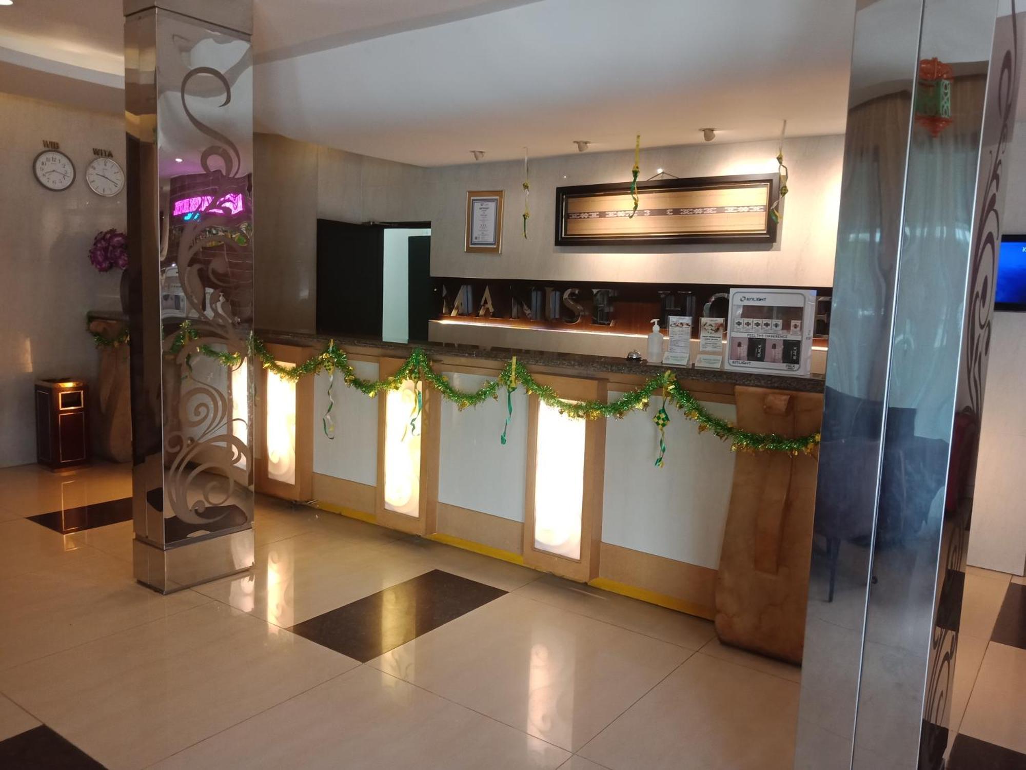 Manise Hotel Ambon Exterior photo