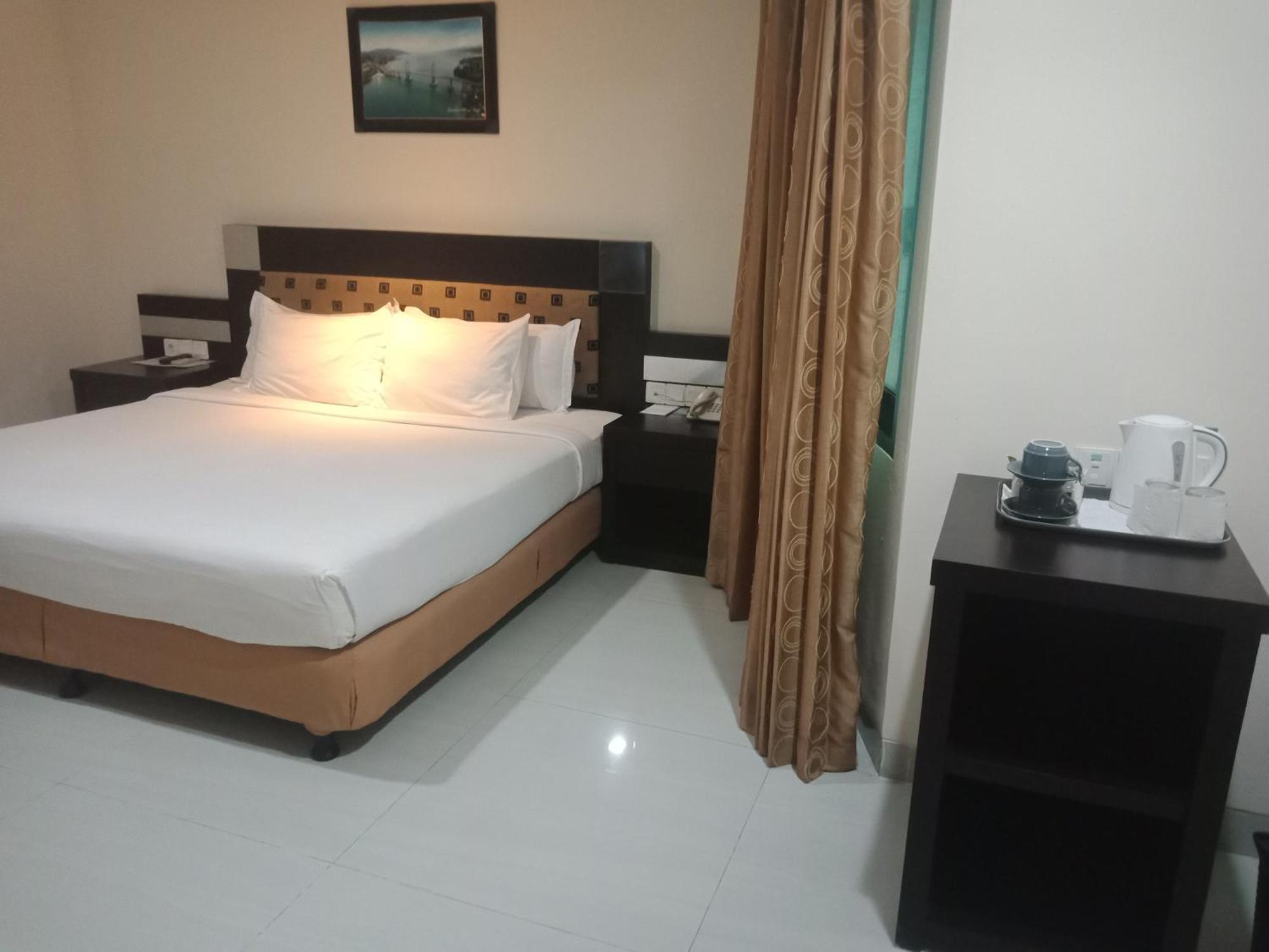 Manise Hotel Ambon Exterior photo