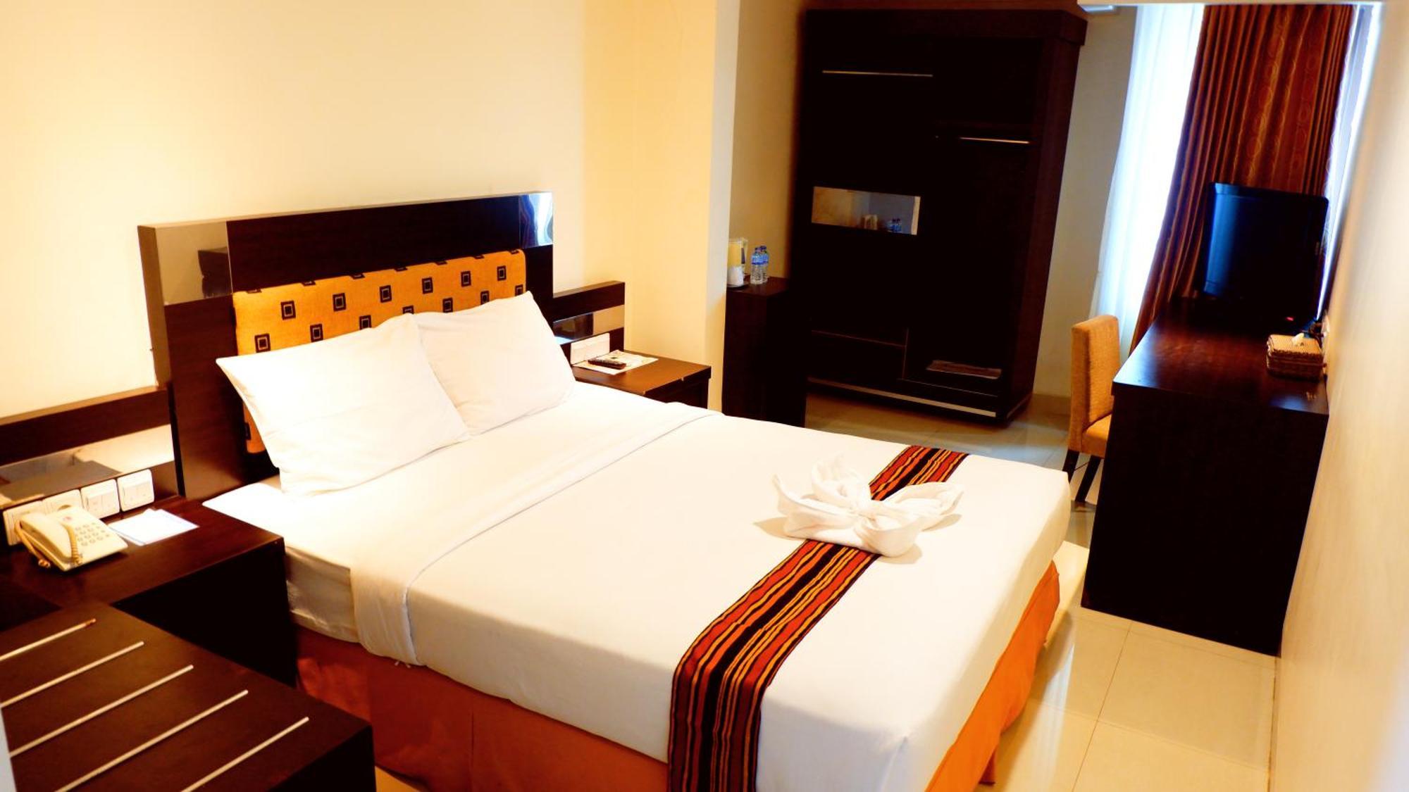 Manise Hotel Ambon Exterior photo